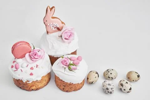 Easter sweet bread, Easter cake with flowers, eggs and gingerbread. Holidays  Stock Photos