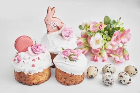 Easter sweet bread, Easter cake with flowers, eggs and gingerbread. Holidays  Stock Photos