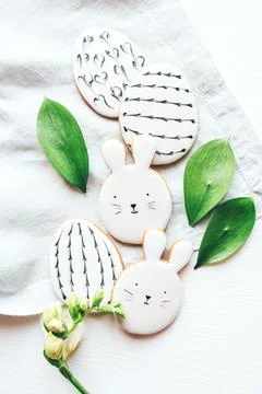 Easter sweets in the form of eggs and rabbits. Stock-Fotos