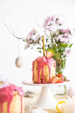 Easter table setting. Easter cake craffin Foto stock