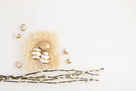Easter zero waste, eco friendly decoration, eggs. Christian religious Easte.. Stock Photos