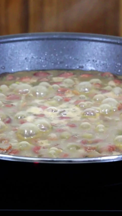 Easy and delicious refried beans recipe. Stock Footage 282534887