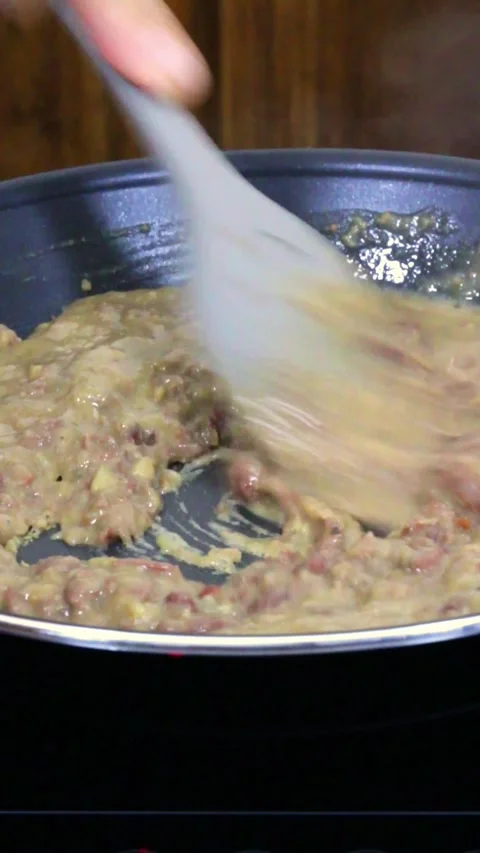 Easy and delicious refried beans recipe. Stock Footage 282534888