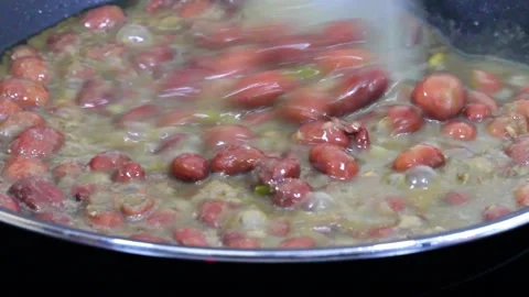 Easy and delicious refried beans recipe. Stock Footage 282534947