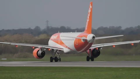 EasyJet Airbus A320 taking off from Manc... | Stock Video | Pond5