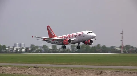 Easyjet plane landing Stock Footage 4893798