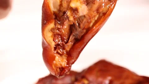 Eat roast chicken and split chicken (3) Stock Footage 202161187