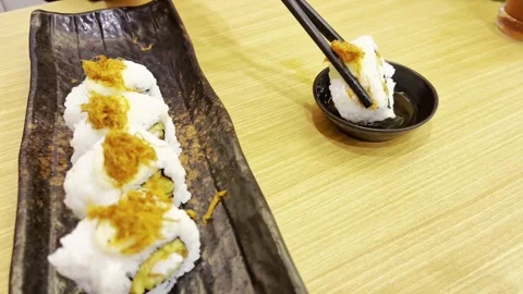 Eat sushi 스톡 동영상 345557879