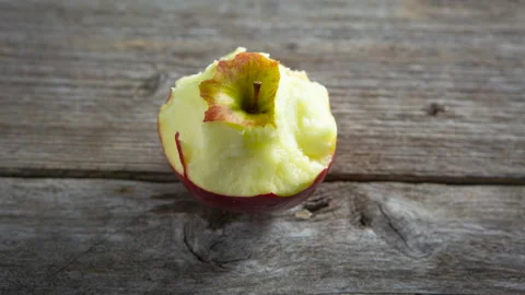 Eating an apple - stop motion Stockbeeldmateriaal 166505138