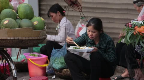 Eating Breakfast Vídeos de archivo 61397514