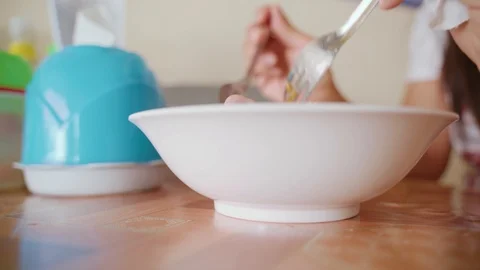 Eating deep fried crispy noodle with pork Stock Footage 99325638