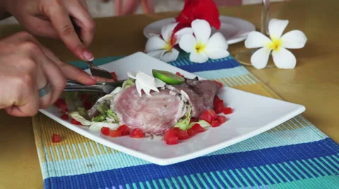 Eating healthy lunch in 26 second Video stock 1068486