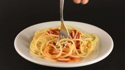 Eating italian spaghetti meal with fork Video stock 82860341