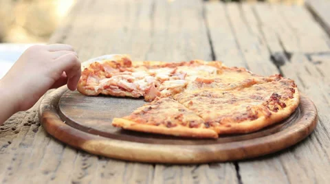 Eating pizza 스톡 동영상 36605963