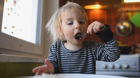 Eating rice Video stock 127500309