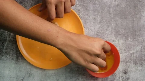 Eating Roti Telur Video stock 143133819