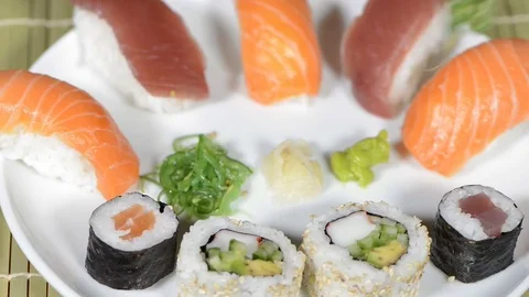 Eating seaweed Video stock 73588928