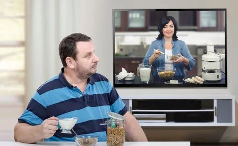 Eating a smart breakfast Stockfoto's