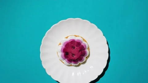 Eating strawberry cake bite by bite, stop motion animation. Plate with cake 스톡 동영상 145270546
