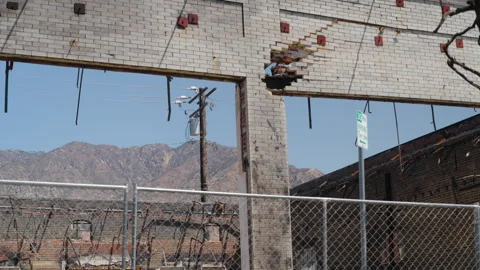 Eaton Wildfire Damage Building Cracking - 849 E Mariposa St, Altadena, CA Stock Footage 315936457