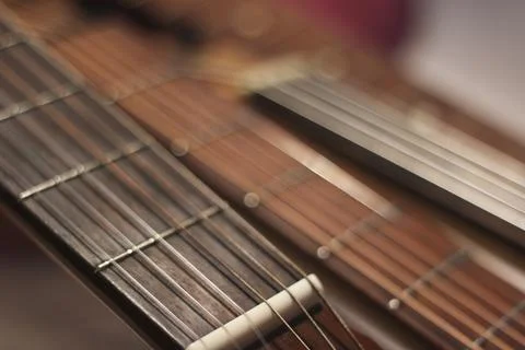 Echoes of Harmony: A Fragmented Reflection of Strings Foto stock