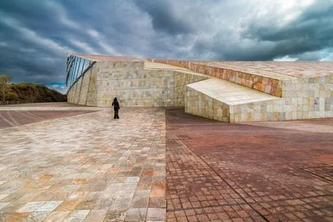 Echoes of Solitude: A Study in Modern Architecture Foto stock