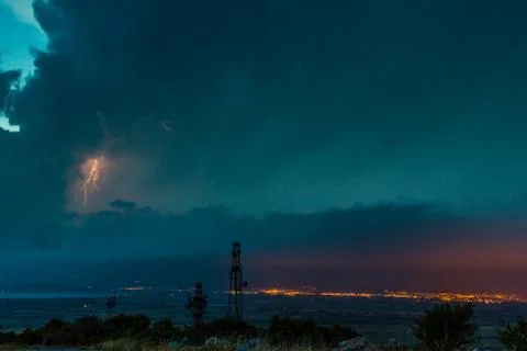 Eclair dans nuage Foto stock