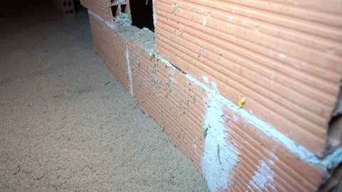 Eco-friendly cellulose insulation. Vídeo Stock 126557593