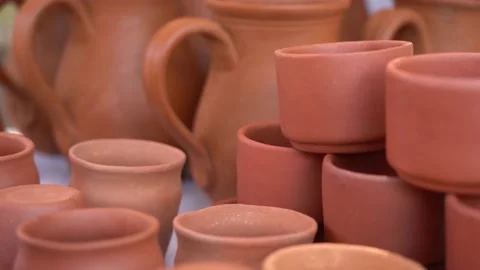 Eco-friendly earthenware in a variety of designs for sale 動画素材 152093000