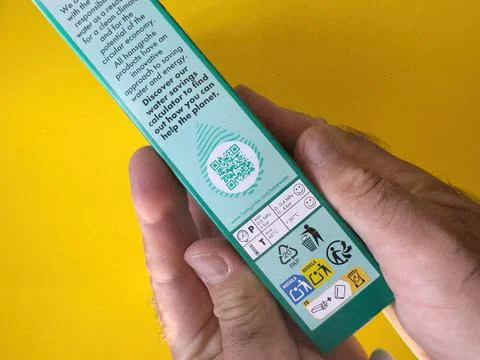 Eco Packaging Side QR Code POV 스톡 사진
