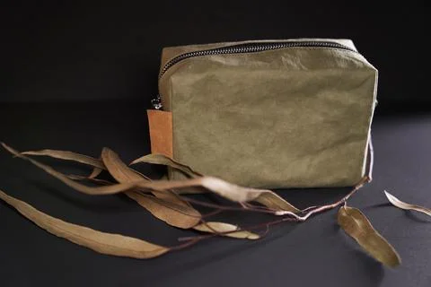 Eco paper usage concept. Zero waste paper made pouch 库存照片