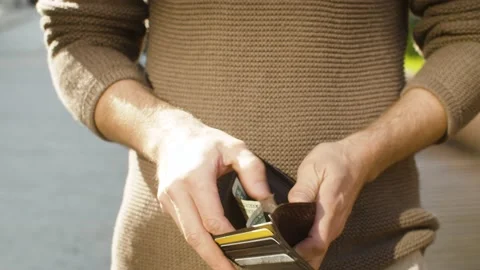 Economic crisis. Empty wallet. Video stock 142451138
