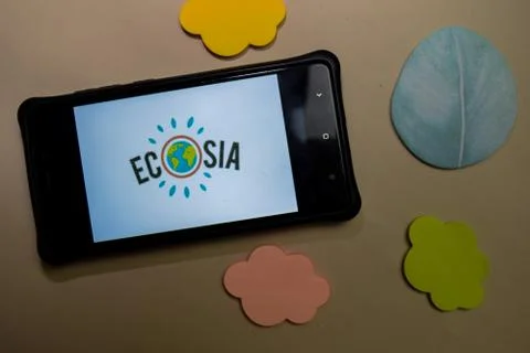 Ecosia - Trees &amp; Privacy dev app on Smartphone screen. Stock-Fotos