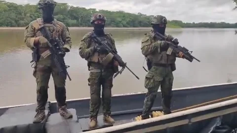 Ecuador: Ecuador army seizes two tonnes of drugs from suspected narco boa... Stock-Footage 325833677