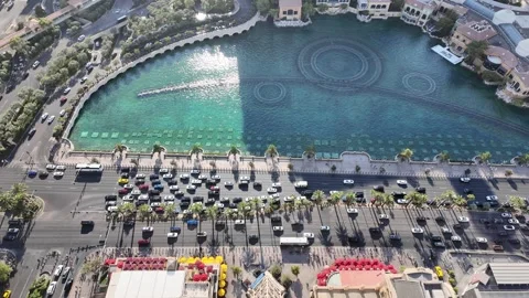 ED: LV, NV, US 8/25/25: Traffic Near the Fountains on Las Vegas Strip With Stockbeeldmateriaal 318314908