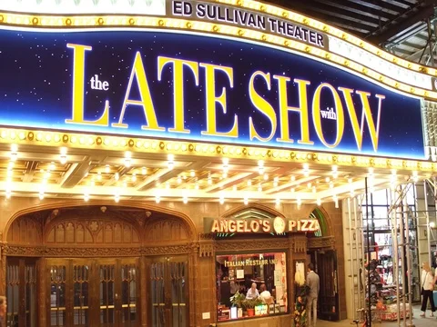 Ed sullivan theatre and late night show on broadway in new york city Stock Footage 80732829