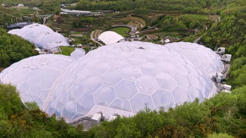 Eden Project biomes aerial view from above in Cornwall 스톡 동영상 336378780