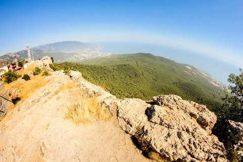 The edge of the cliff of the top of Mount Ai-Petri. Foto stock