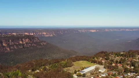 Edge of Katoomba Echo point lookout in Blue Mountains of Australia – 4k. Stock Footage 221275914