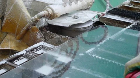 Edging and edges of the glass.Factory processing of flat glass on the machines. 스톡 동영상 122012038