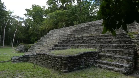 Edificio 16 - Templo de los Tucanes (Building 16 - Temple of the Toucans), Vidéo 237137466