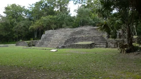 Edificio 16 - Templo de los Tucanes (Building 16 - Temple of the Toucans), Vidéo 237137501