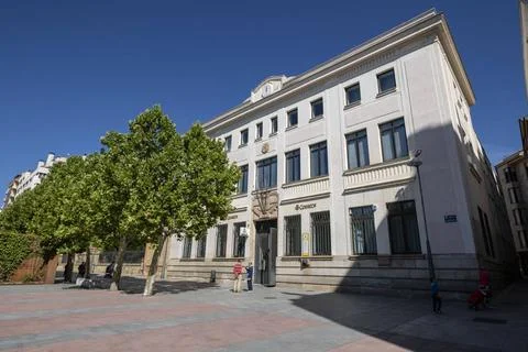 Edificio de correos. paseo del espolon edificio de correos. paseo del espo... Stock Photos