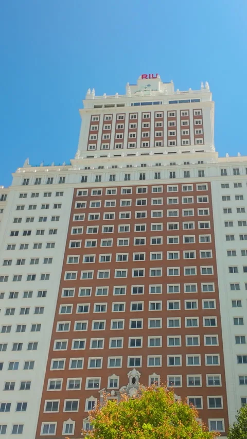 Edificio Espana Riu Plaza Hotel Skyscraper In Madrid Spain Stockbeeldmateriaal 345143344