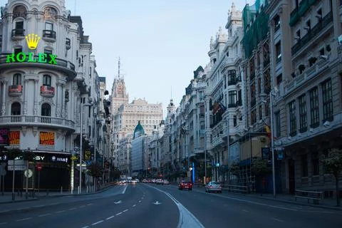Edificio Grassy building on Gran via street. Madrid, Spain. Fotos de archivo