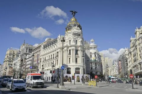  Edificio Metropolis an der Kreuzung der Calle de Alcala und der Gran Via,... Stock Photos