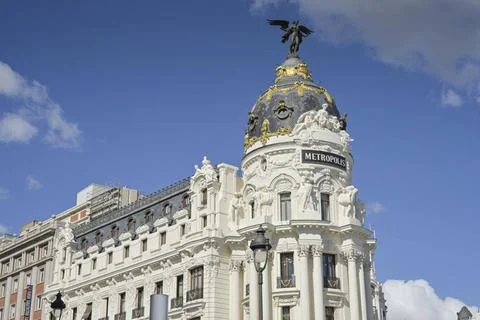  Edificio Metropolis an der Kreuzung der Calle de Alcala und der Gran Via,... Stock Photos