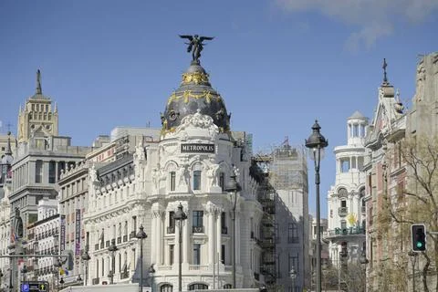  Edificio Metropolis an der Kreuzung der Calle de Alcala und der Gran Via,... Stock Photos