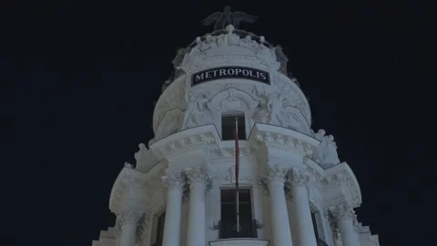 Edificio Metropolis - Metropolis Building Dome At Night In Madrid, Spain. Vidéo 162207108