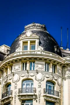 Edificio storico in Gran Via in Madrid, in Spagna. Stock Photos